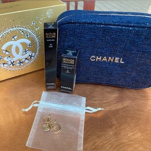 Chanel holiday Makeup Bag Pouch Set 2023  with carm / NIB